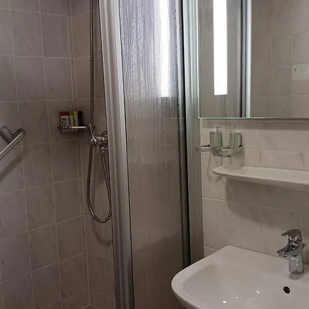 Zimmervermietung Russ Equord