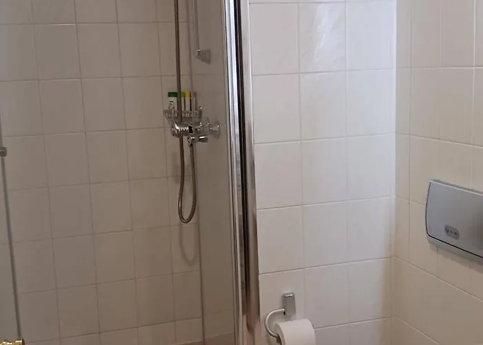 Zimmervermietung Russ Δωμάτια σε οικογενειακή κατοικία *